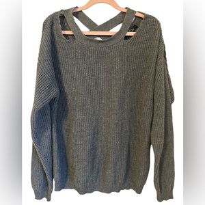 Love Tree Distressed Shoulder Grey Sweater Women’s L